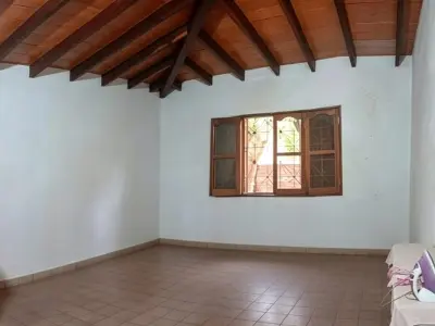 Casa à venda em San Lorenzo, bairro Lérida 3