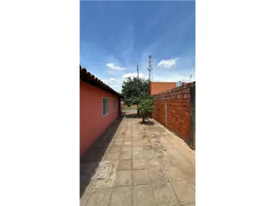 Casa à venda em San Lorenzo, bairro Lucerito 3