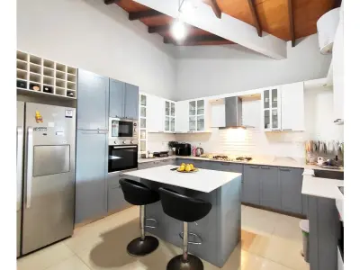 House for sale in San Lorenzo, Mariangela neighborhood 4