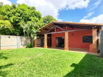 Casa en venta en San Lorenzo, barrio Mariángela 4