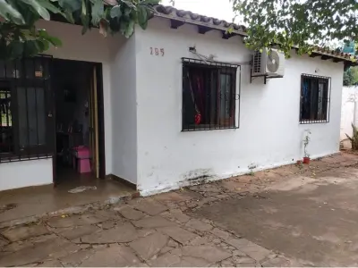 Casa à venda em San Lorenzo com 3 dormitórios 4