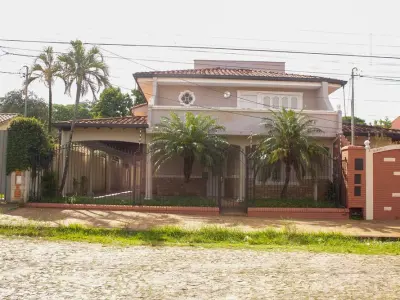 Casa à venda em San Lorenzo com 5 dormitórios 2