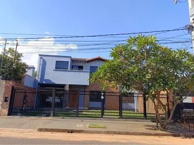 Casa à venda em San Lorenzo com jardim e quincho 3