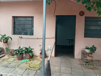 Casa en venta en San Lorenzo con salón comercial 3