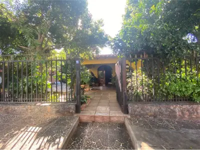 Casa en venta en San Lorenzo, zona Palacio de Justicia 3