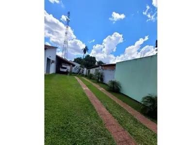 Casa à venda em San Luis, San Lorenzo, com jardim e quincho 2