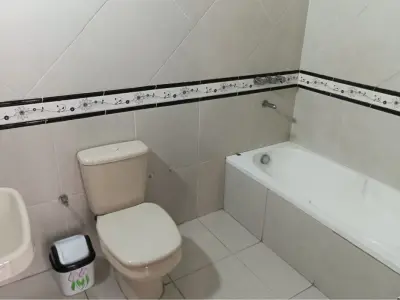 Casa en venta en San Roque, Asunción, con salones comerciales 3