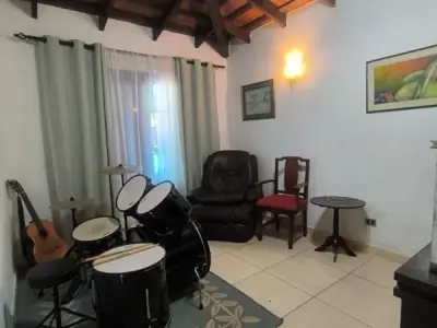 Casa en venta en San Vicente, Asunción 3