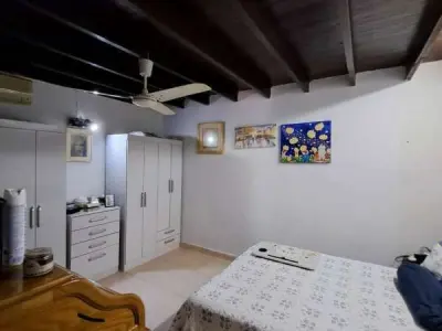 Casa en venta en San Vicente, Asunción 4
