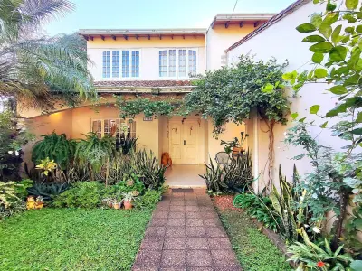 Casa en venta en San Vicente, Asunción 2