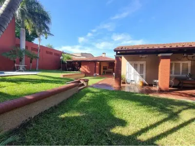 Casa en venta en San Vicente, Asunción 4