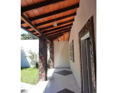 Casa en venta en San Vicente, Asunción, con 6 dormitorios 4