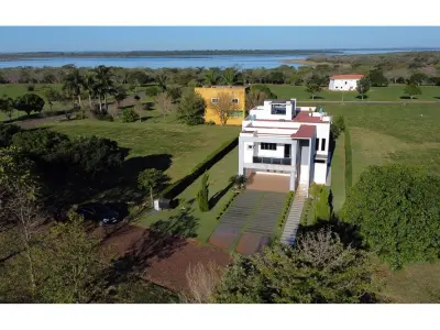Casa à venda no Santa Elena Country y Marina Club 3