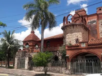 Casa à venda em Santa Librada, Assunção — 700 m² construídos 2