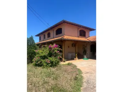 Casa à venda em Surubi'y, Mariano Roque Alonso 3