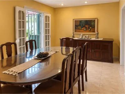 House for sale in Tembetary with pool and quincho 4