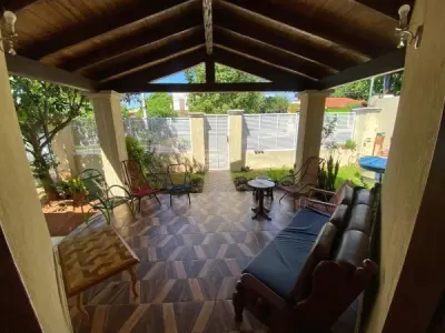 Casa en venta en Tres Bocas, Fernando de la Mora – 4 dormitorios 3