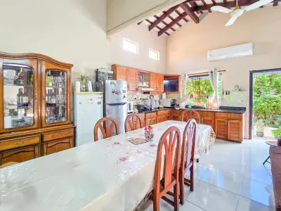 Casa en venta en Trinidad, Asunción, con 5 dormitorios 4