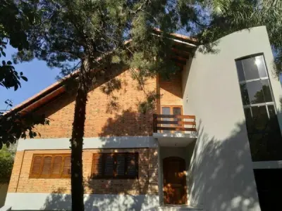 Casa en venta en Valle Apua, Lambaré — 900 m² de terreno 2