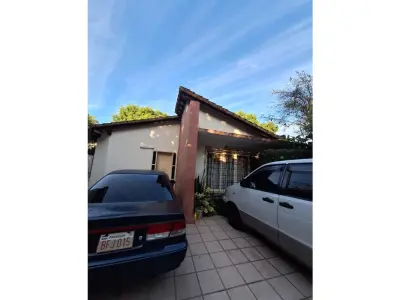 House for sale in Villa Aurelia, Asunción 4