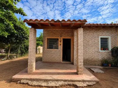 Casa à venda em Villa Madrid, Limpio 3