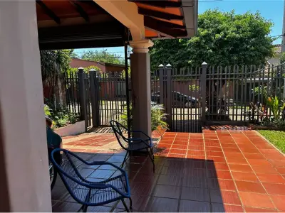 Casa en venta en Villa Universitaria, San Lorenzo 2