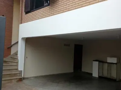Casa à venda em Vista Alegre, Assunção — 3 quartos, 3 andares 2