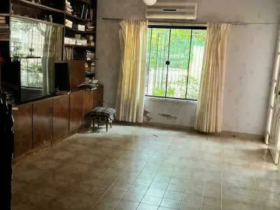 Casa en venta en Vista Alegre, Asunción — 5 dormitorios 3