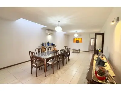 Casa en venta en Vista Alegre, Asunción 3
