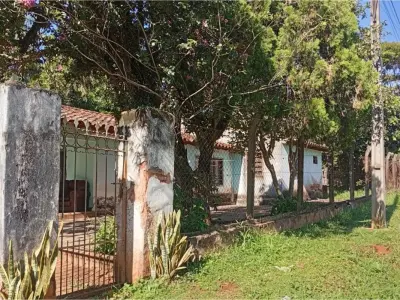 Casa en venta en Ybyraró, Capiatá, con 4 dormitorios 3