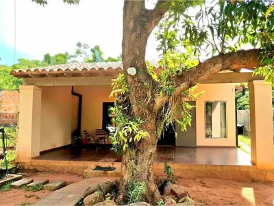 Casa en venta en Ypacaraí con 3 dormitorios 3