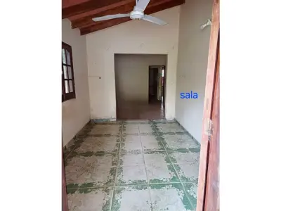 Casa à venda em Ypacaraí com 5 dormitórios e jardim 3