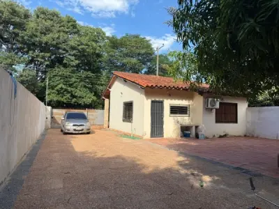 Casa à venda no centro de Ypané | 360 m² terreno 2