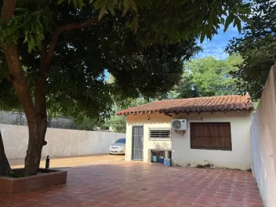 Casa à venda no centro de Ypané | 360 m² terreno 3