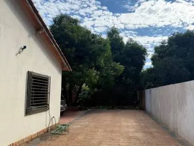 Casa à venda no centro de Ypané | 360 m² terreno 4