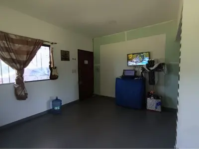 House for sale in Ypané with large lot 3