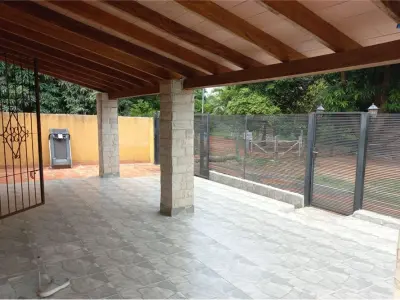 House for sale in Ypané with pool 3