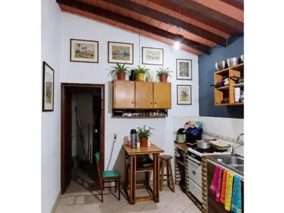 Casa à venda em Ytay, Assunção, com jardim e churrasqueira 4