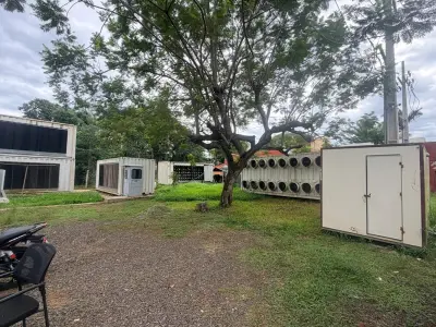 Casa en venta en Zárate Isla, Luque 2