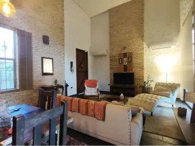 Industrial-style house for sale in Herrera, Asunción 4
