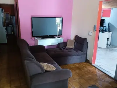 Casa à venda na costeira de Cambyretá, Itapúa 2