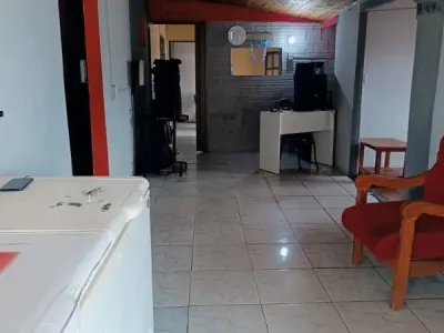 Casa à venda na costeira de Cambyretá, Itapúa 3
