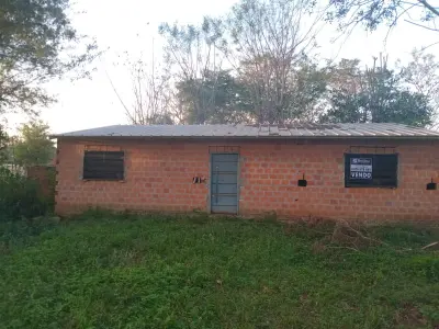 Casa en venta o permuta en Itapuamí 1, Luque 3