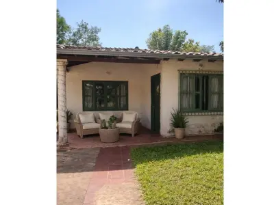 Casa en venta para refaccionar en Luque, Cuarto Barrio 3