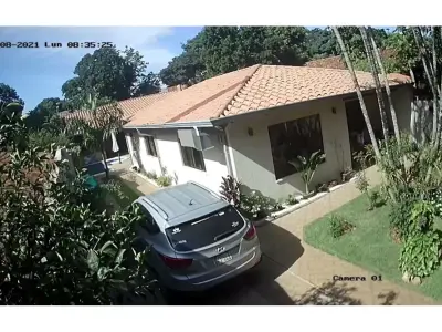 Casa à venda semimobiliada com piscina em San Lorenzo 3