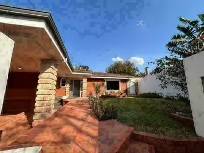 Casa en venta semi amoblada en Ita Enramada, Asunción 4
