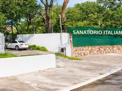 Casa en venta sobre Av. España, Mariscal Estigarribia 4