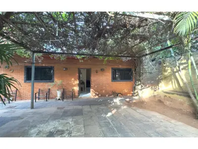 Casa en venta sobre Av. Félix Bogado, San Vicente 2