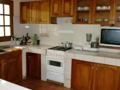 Casa à venda em avenida principal em San Lorenzo 5
