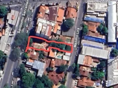 Casa en venta sobre Avenida Sacramento en Villa Morra, Asunción 2
